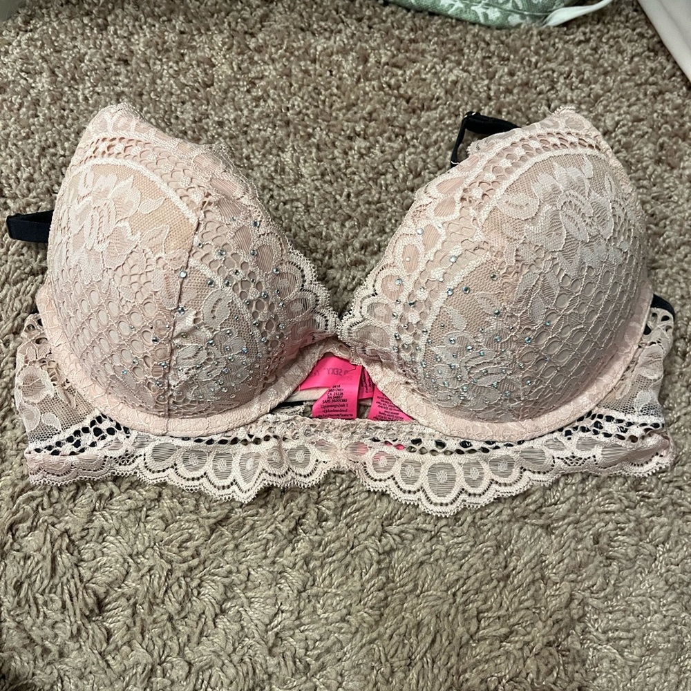 EUC La Senza beyond sexy 32D bra